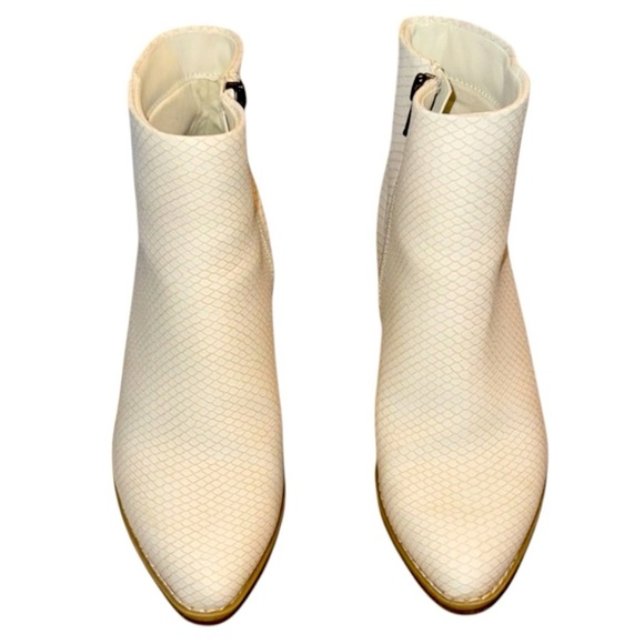 🌹UNIVERSAL THREAD WHITE ANKLE ZIP BOOTS - Picture 1 of 5